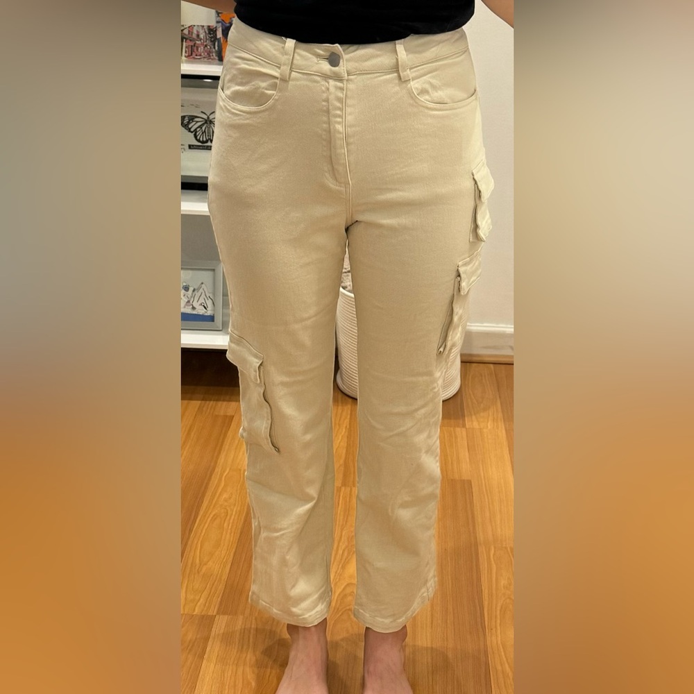 Bobbles & Lace - Cropped cargo pants, size M, off-white